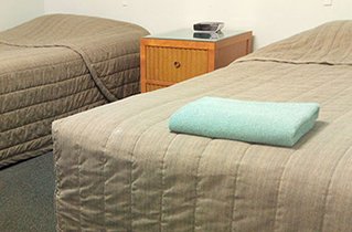 standard twin share room accommodation in forbes